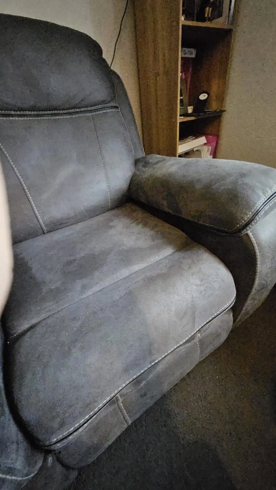 Vinson 2 seater smart power recliner - EIG 001 colour is graphite.