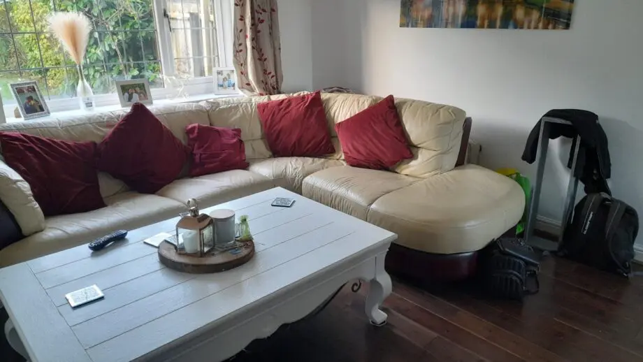 Lovelvleather corner sofa