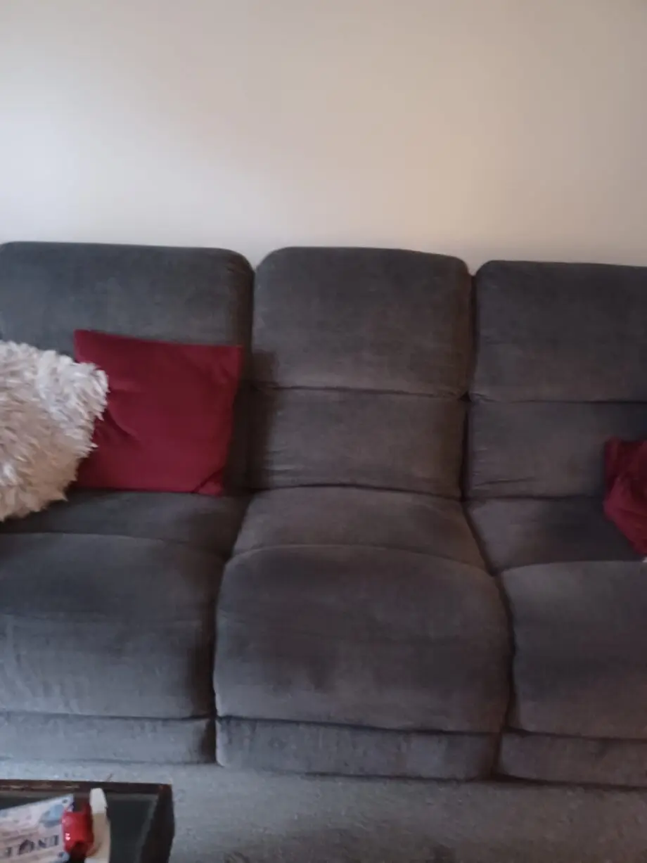 Brand new 3 & 2 seater recliner sofa