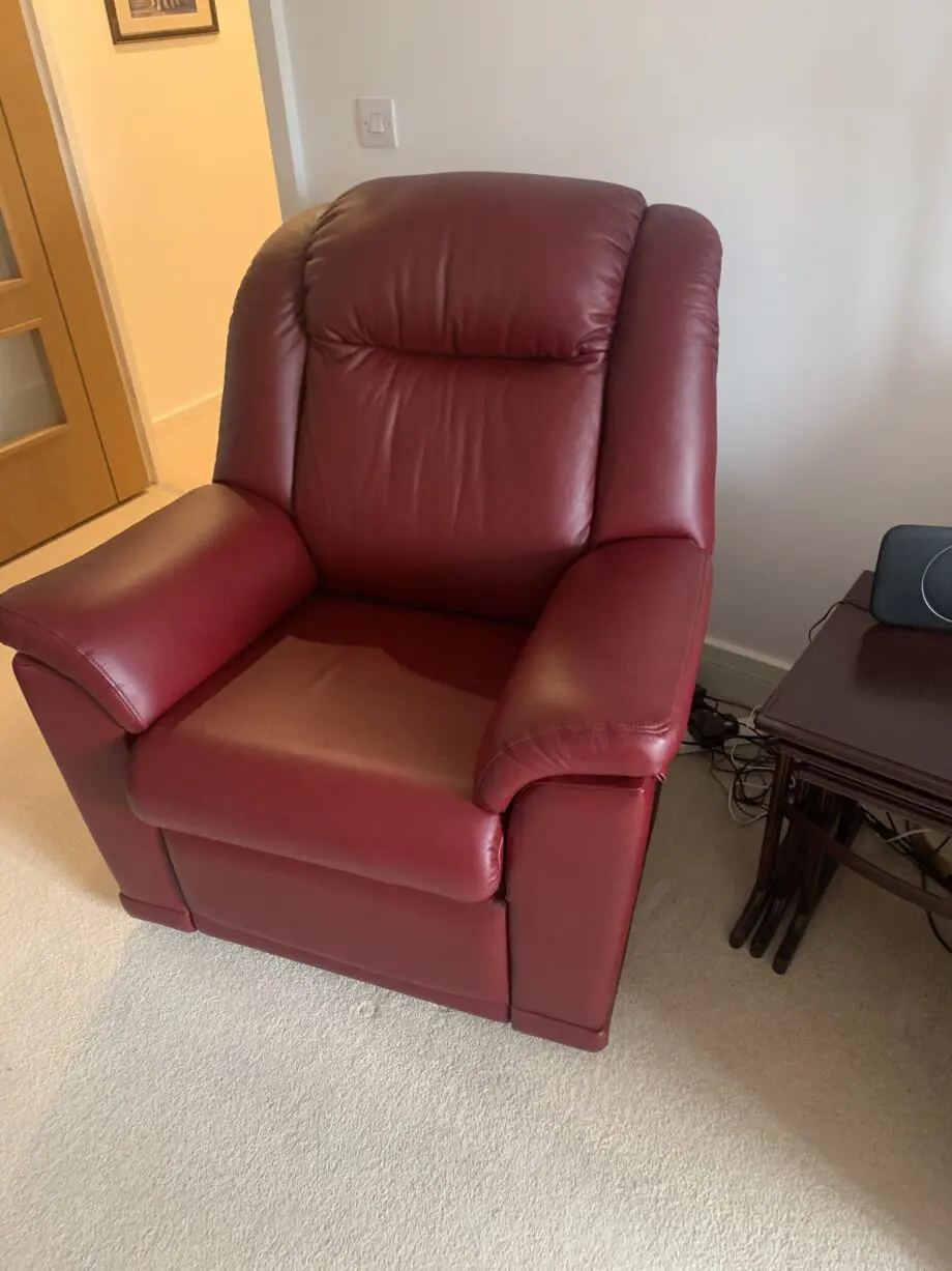 G Plan Leather sofa set - 2 seater and 2 x armchairs (1 recliner)