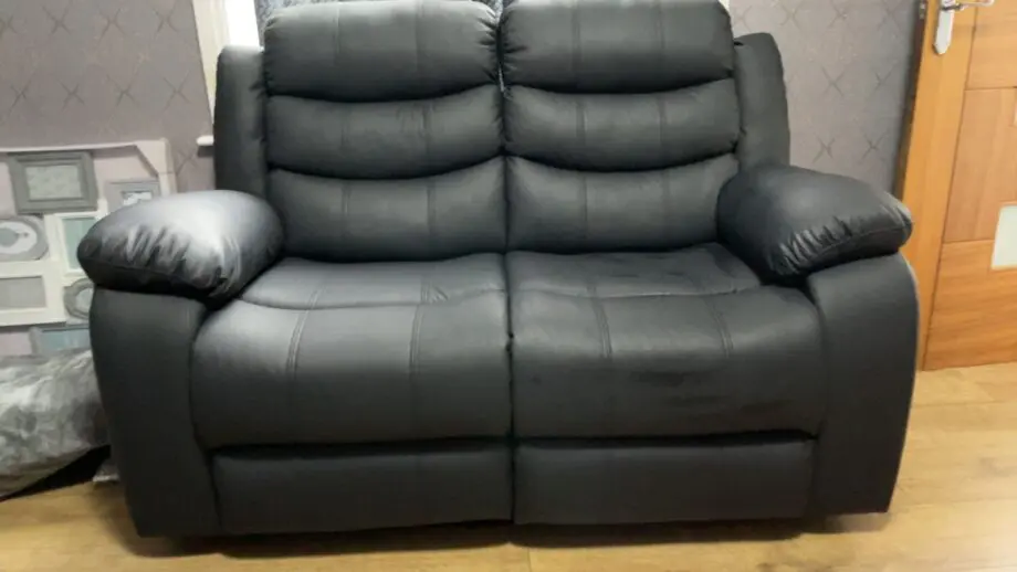 Leather recliner sofas