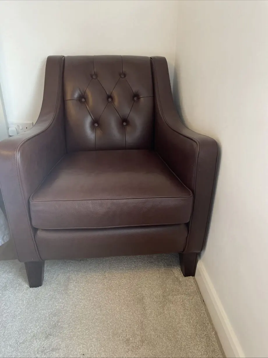 Multiyork leather buttoned arm chair