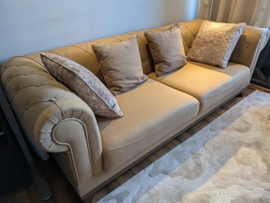 Chesterfield-Style 3-Seater Sofa & Two Wingback Armchairs – 3-Piece Suede Set