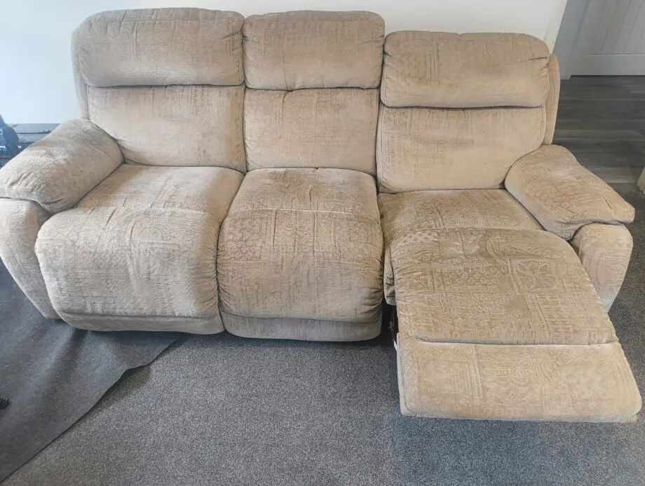Beige sofa with 2 recliners