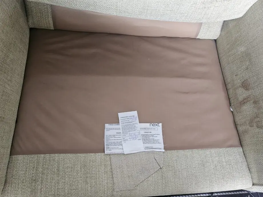 Next light green cuddle love sofa. 1/ 2 person.