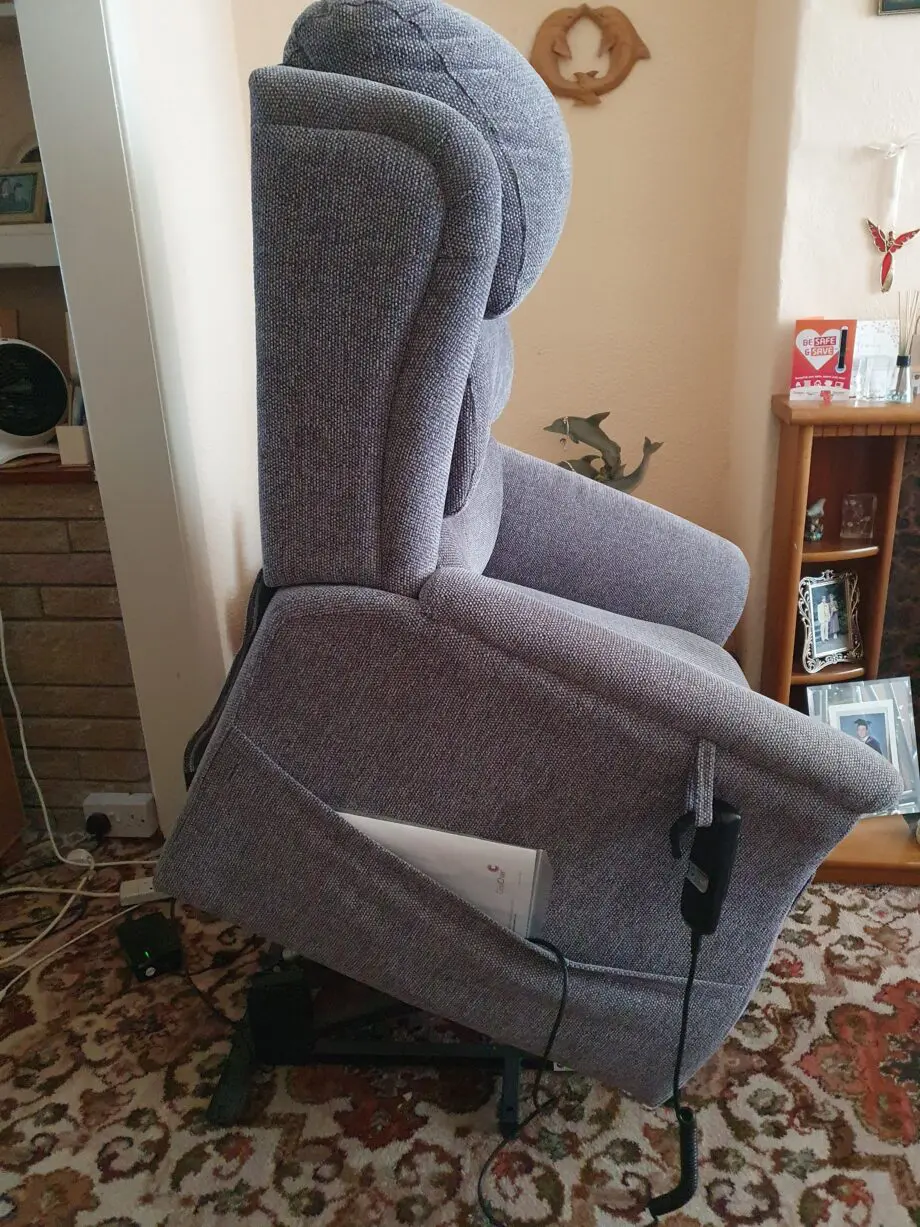 Hamble and Heddon Lift And Recline Chair